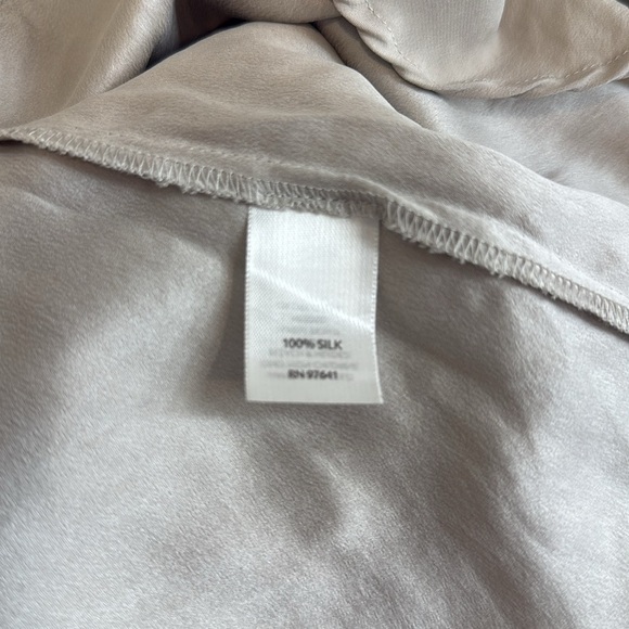 J. Jill Gray Silk Button-Up Blouse size Large - Picture 5 of 5